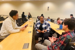 Students-practicing-elevator-pitch